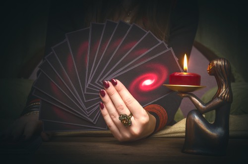 Tarot: Foto: © n_defender / shutterstock / #1044349873