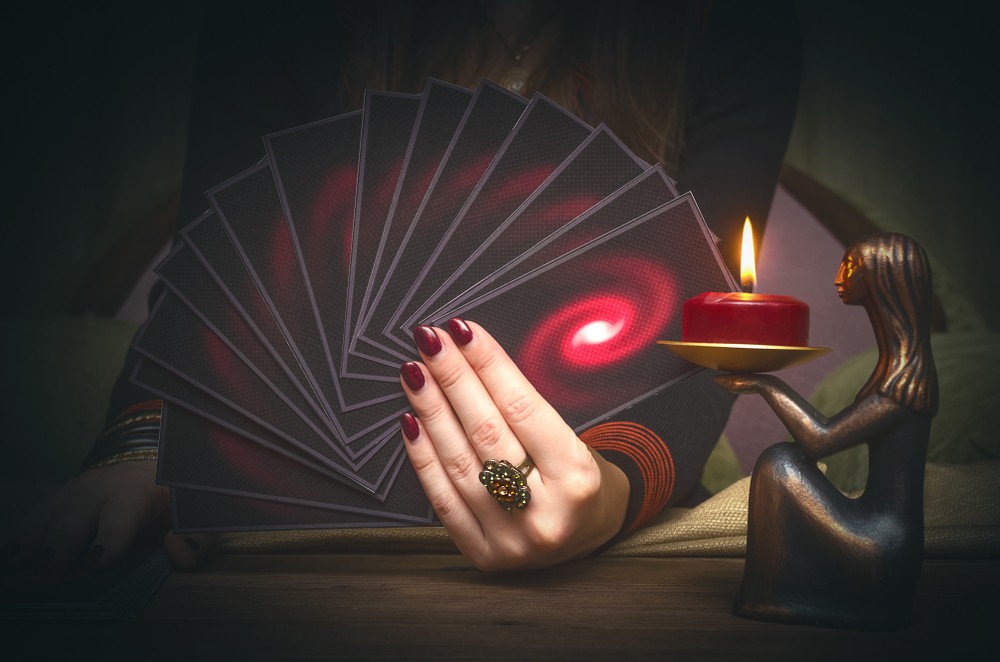 Tarot: Foto: © n defender / shutterstock / #1044349873